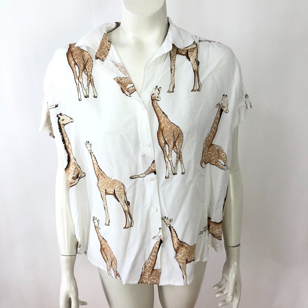 Jane And Delancey Anthropologie Small Giraffe Button Rayon SS Shirt White MINT